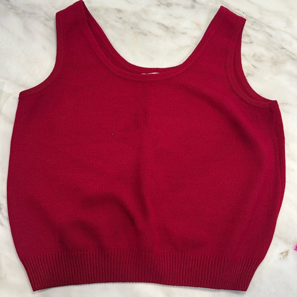 St John collection red top